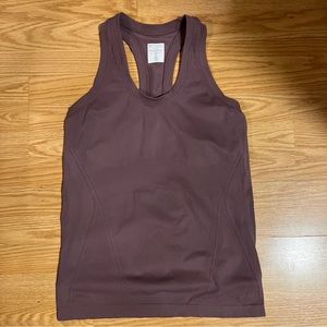 Athleta Momentum Seamless Tank Top Medium Purple Mauve Racerback Stretch Nylon